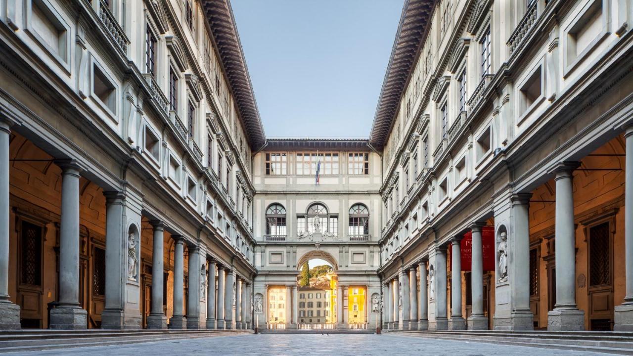 Historic Center Palace - Huge 4 Bedrooms Santa Croce - By Likehomeflorence Apartment Florence