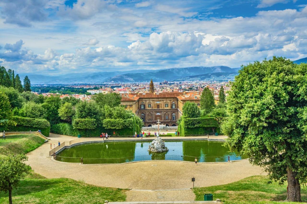 Apartment Historic Center Palace - Huge 4 Bedrooms Santa Croce - By Likehomeflorence Florence