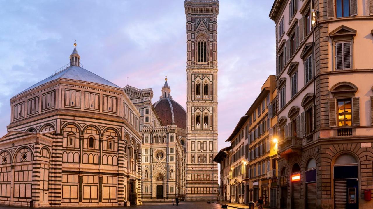 Historic Center Palace - Huge 4 Bedrooms Santa Croce - By Likehomeflorence Apartment