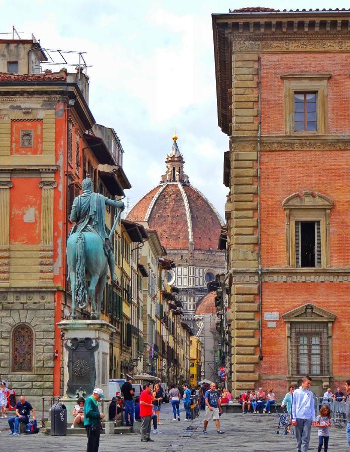 Historic Center Palace - Huge 4 Bedrooms Santa Croce - By Likehomeflorence Apartment
