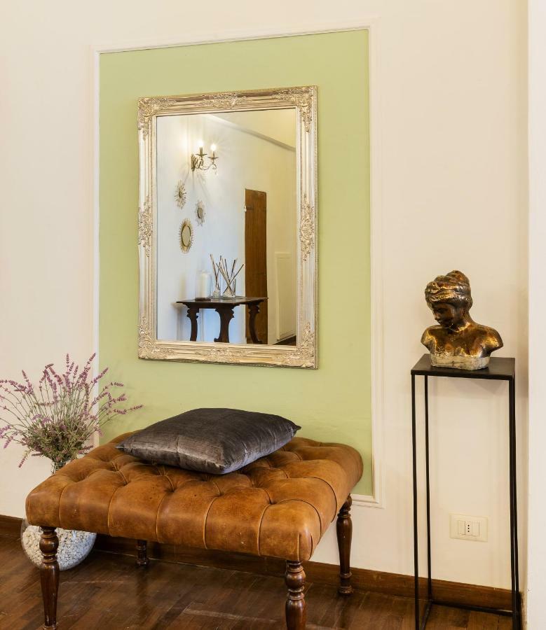 Historic Center Palace - Huge 4 Bedrooms Santa Croce - By Likehomeflorence Apartment Florence
