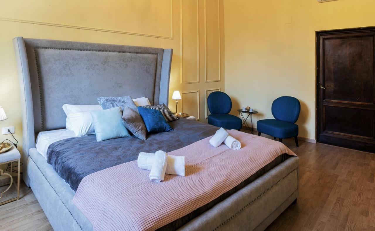 Apartment Historic Center Palace - Huge 4 Bedrooms Santa Croce - By Likehomeflorence *