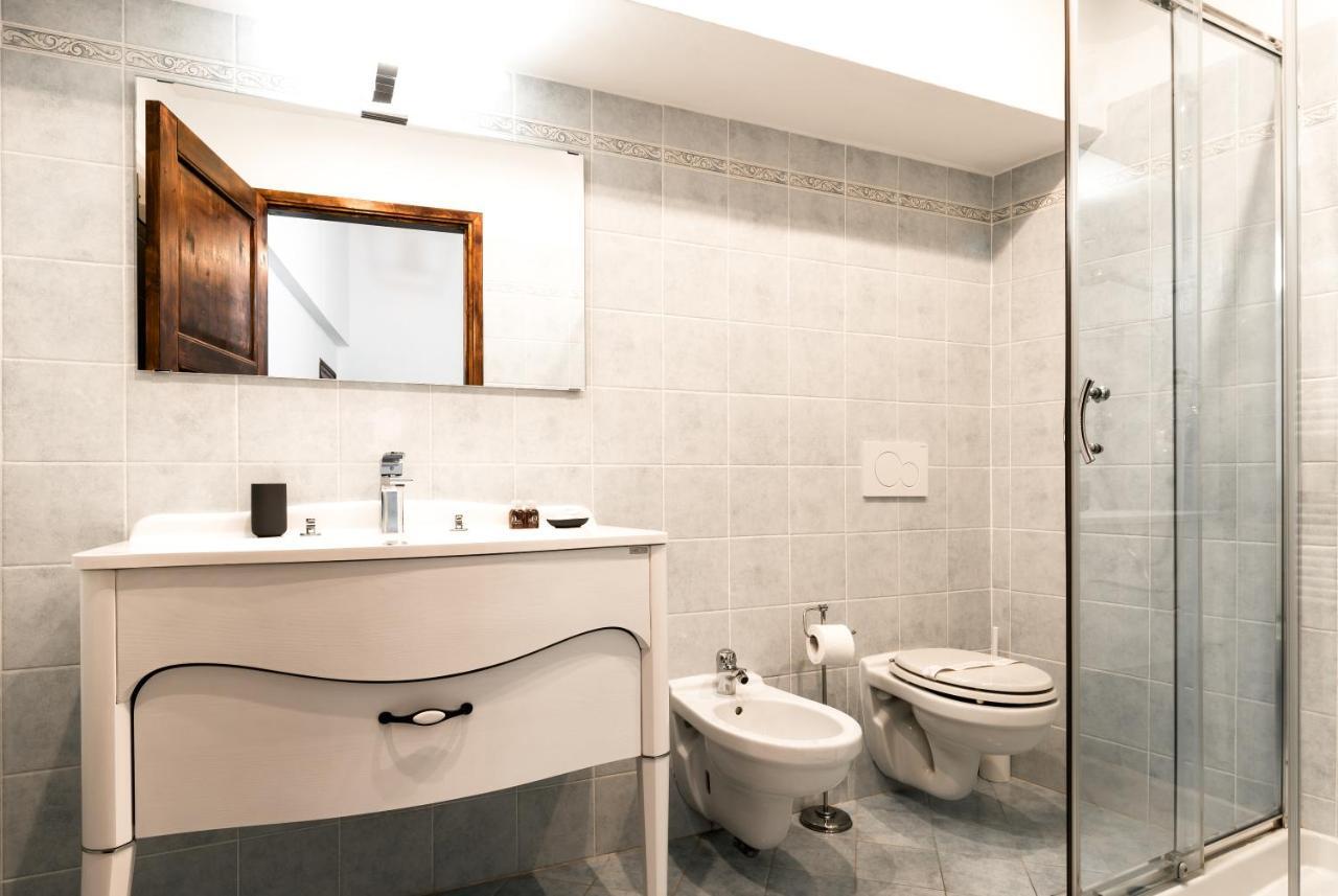 Historic Center Palace - Huge 4 Bedrooms Santa Croce - By Likehomeflorence * Florence